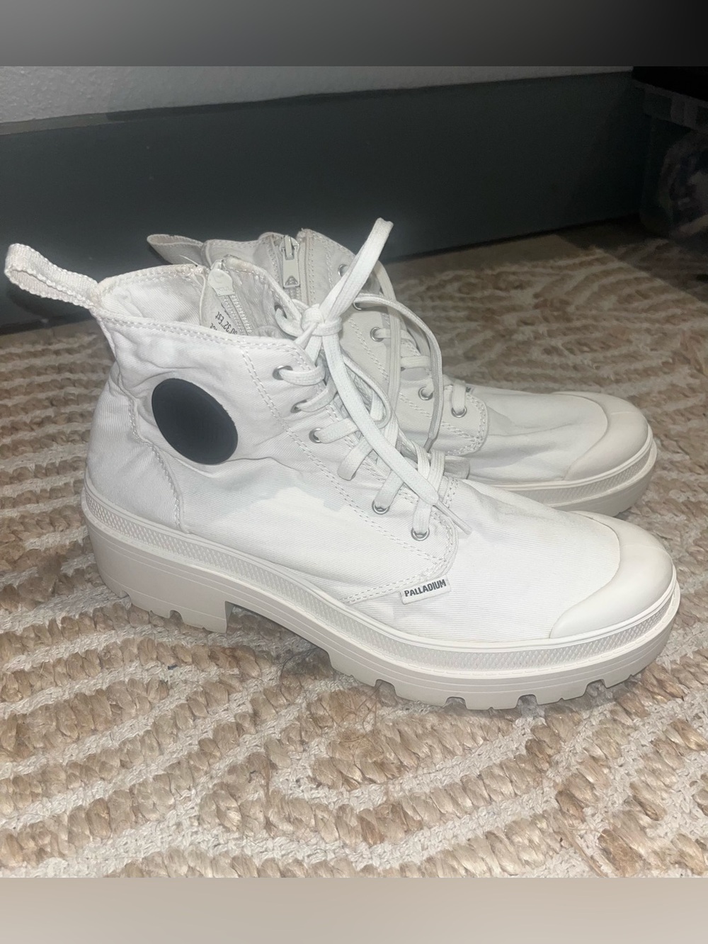Palladium White Canvas Lace-Up Platform Ankle Boots Sz 8 1/2